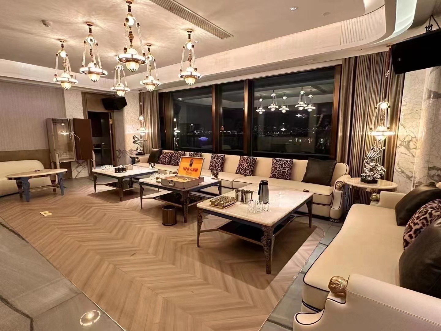 乌鲁木齐小时场ktv新潮模式-乌鲁木齐县ktv预定